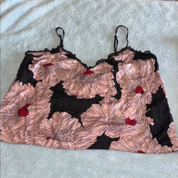 Elegant Floral Women's Pajama Set - Black and Pink - Picture 6 of 8
